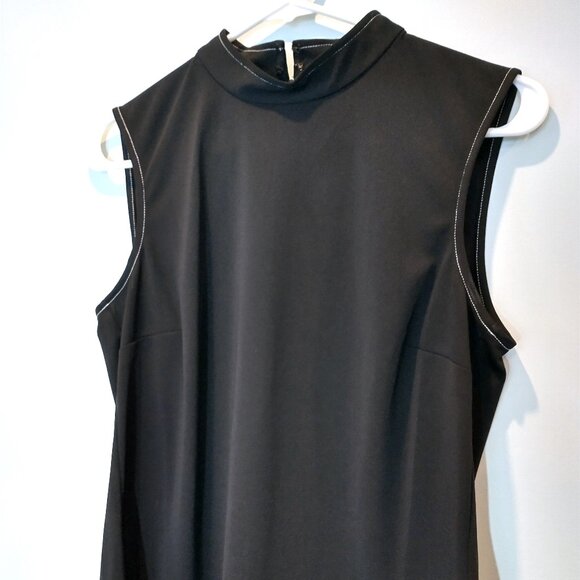 Two Twenty Five Sleeveless Top - Picture 1 of 2